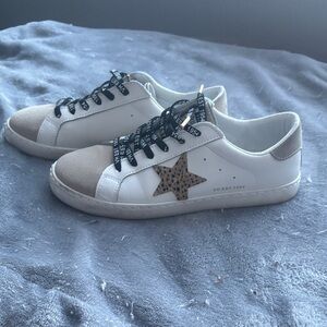 Vintage Havana White and Tan Footwear